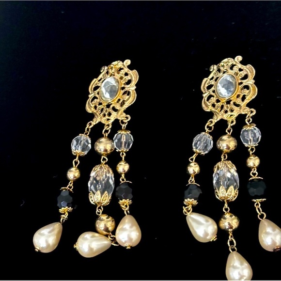 Vintage renaissance gothic pearl jet gold tone long dangle cha cha earrings 4” - Picture 1 of 7
